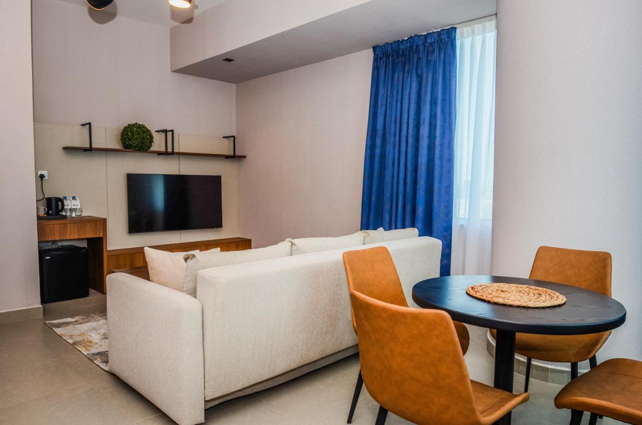 Vogo Grand Hotel Formerly Best Western Plus Hotel Dubai Academic City Exterior photo